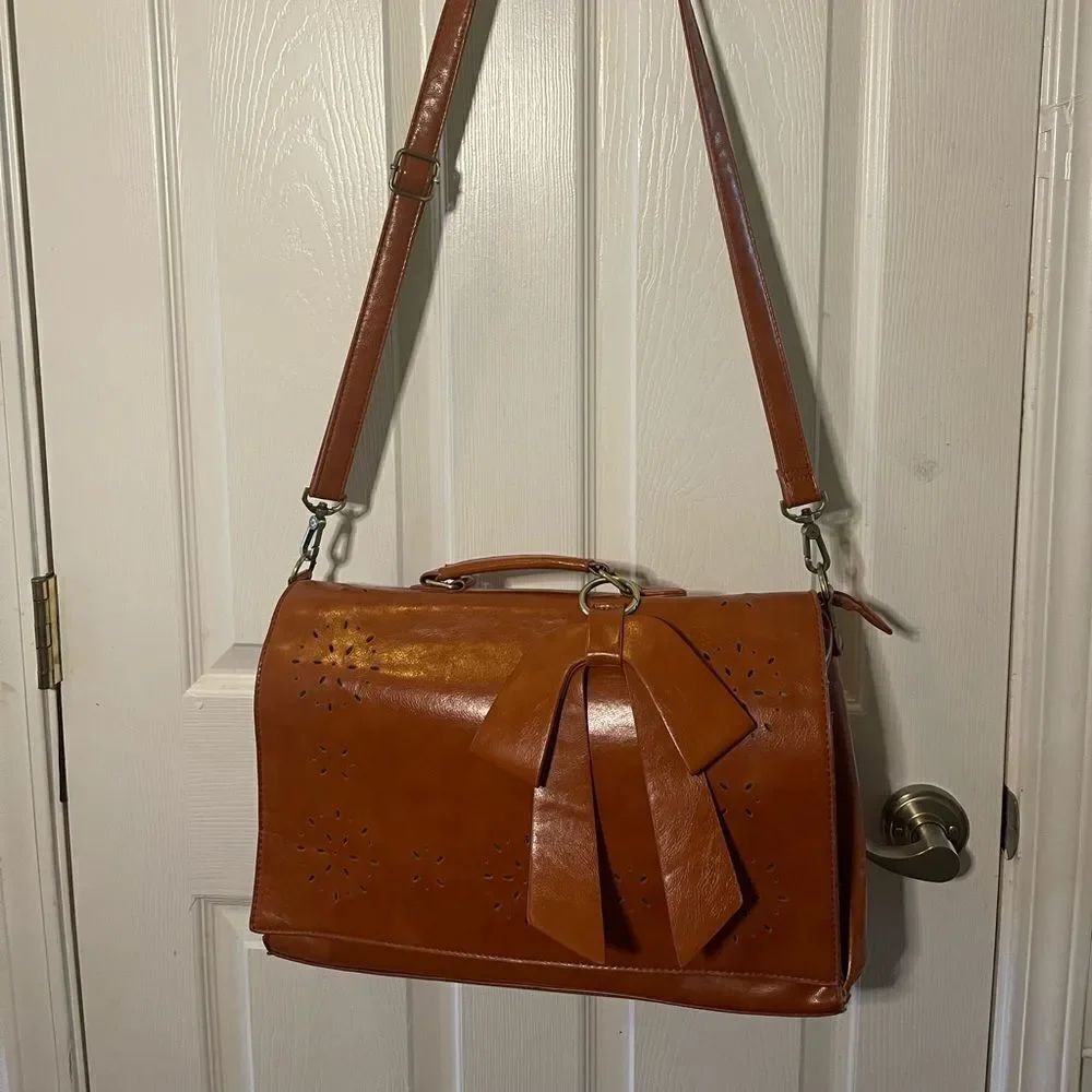 Ecosusi Synthetic leather tan Laptop Large Briefcase Bow & Eyelet accents